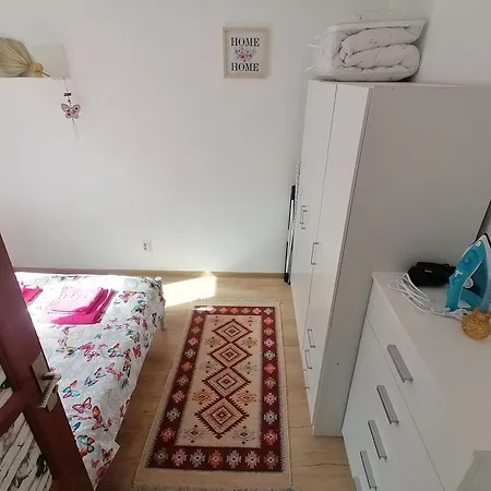 Plopilor - Studio 2nd Floor Apartment *