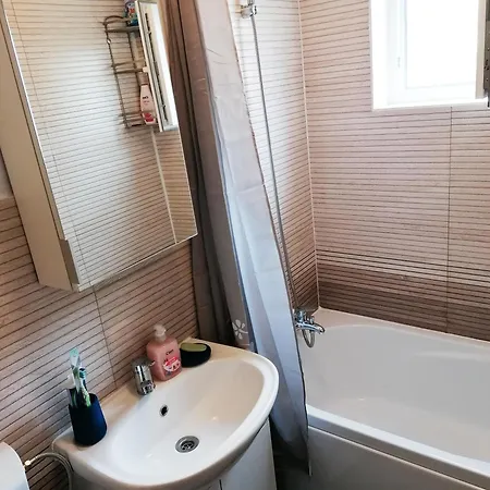 Plopilor - Studio 2nd Floor Apartment Deva